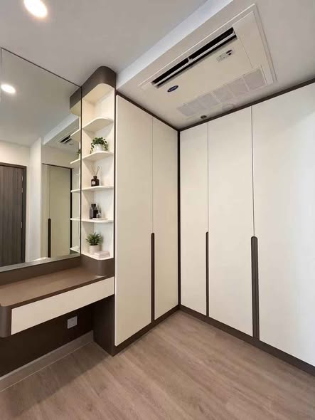 room interior and bathroom of Supalai Premier Samsen-Ratchawat