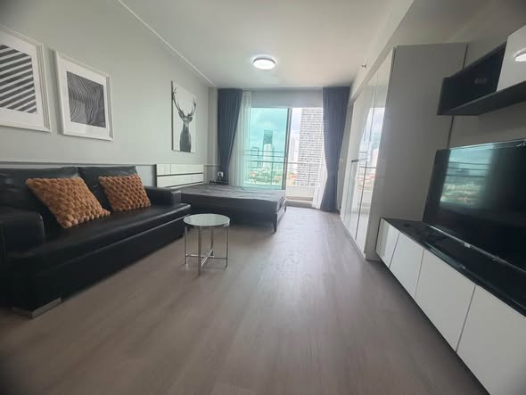 living room of Supalai River Place