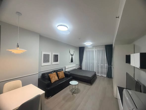 living room and bedroom of Supalai River Place