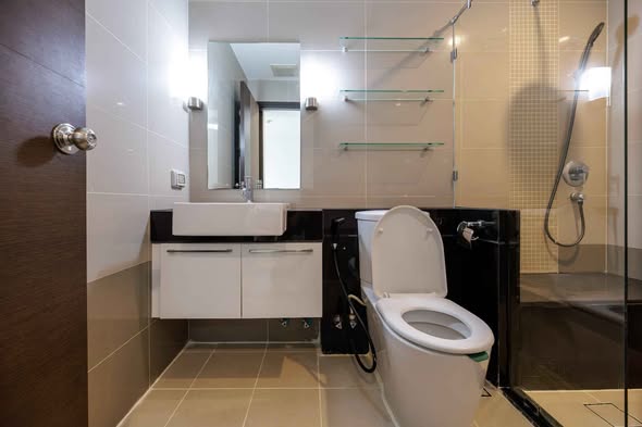 bathroom of Supalai River Resort