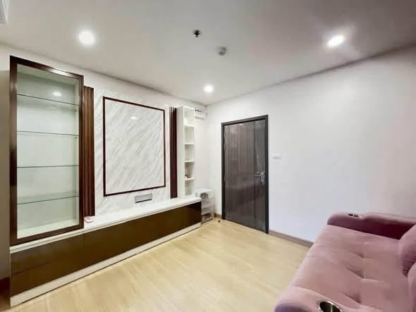 living room and room interior of Supalai Veranda Phasi Charoen Station