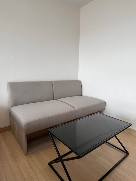 living room and room interior of Supalai Veranda Sukhumvit 117