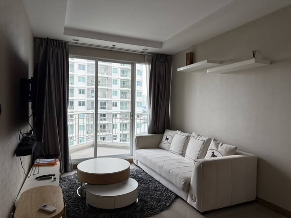 bedroom and living room of Supalai Wellington