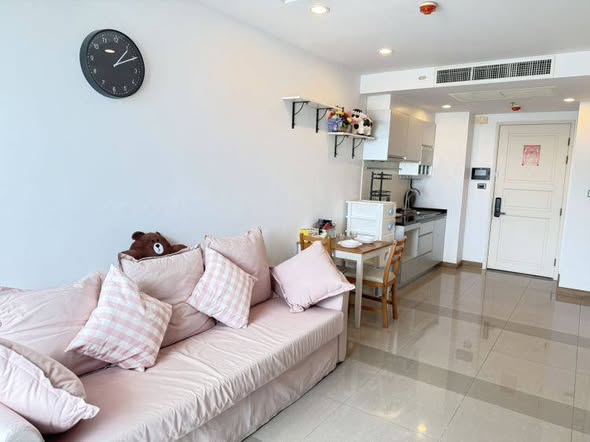 bedroom and living room of Supalai Wellington