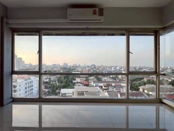 Supapong Place