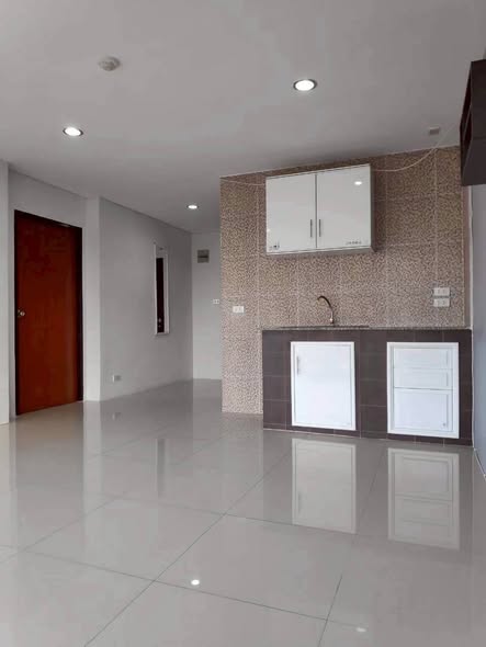 Supapong Place