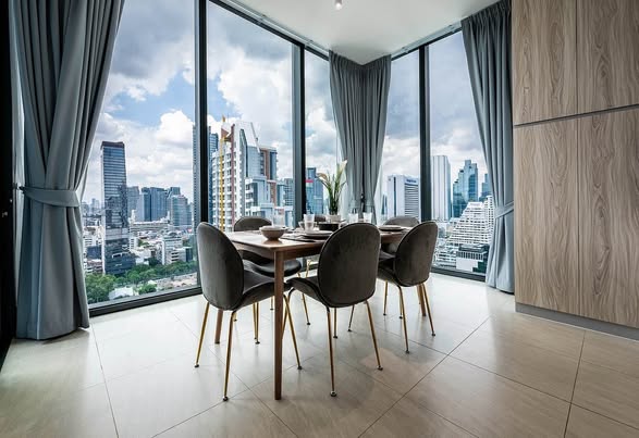 Tait Sathorn 12