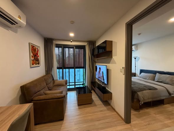 bedroom and room interior of TAKA HAUS ทากะ เฮาส์