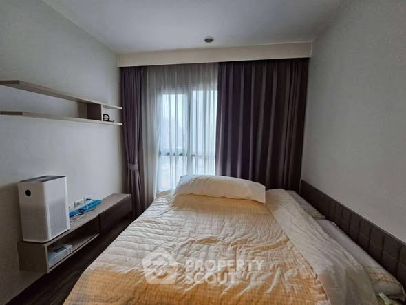bedroom of Teal Sathon-Taksin