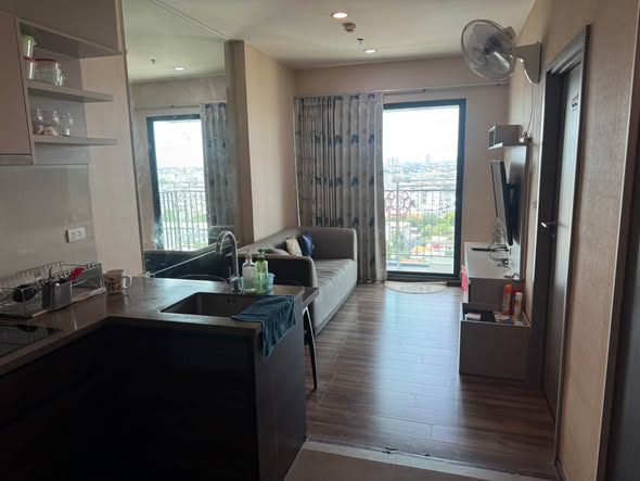 bedroom of Teal Sathon-Taksin