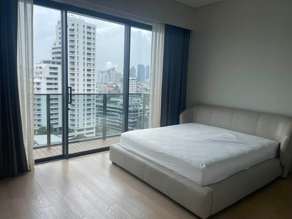 bedroom of Tela Thonglor