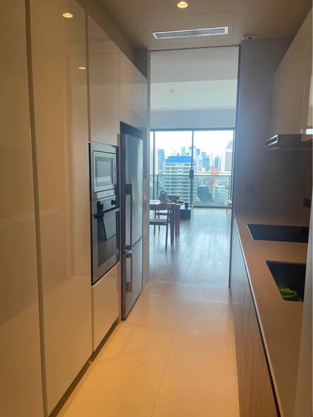 room interior of Tela Thonglor