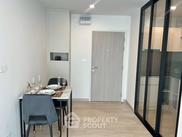 room interior of Thana Astra Sathorn-Chan