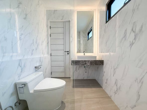bathroom of The 8 Pool Villa