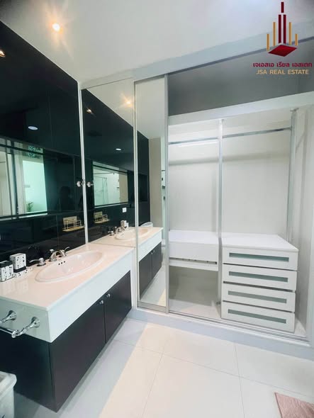 room interior and bathroom of The Address Chidlom