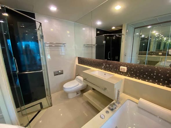The Address Sathorn