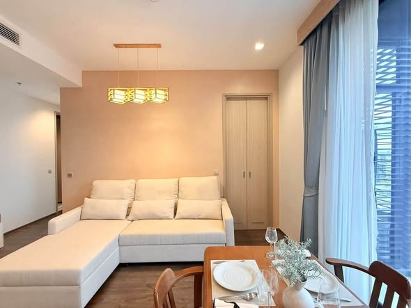 bedroom and living room of The Address Siam-Ratchathewi
