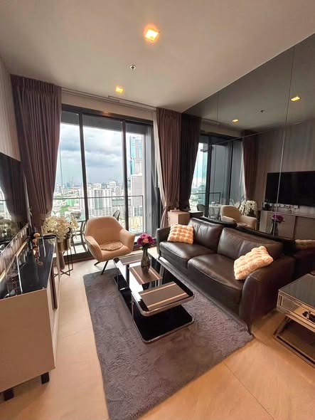 living room and bedroom of The Address Siam-Ratchathewi