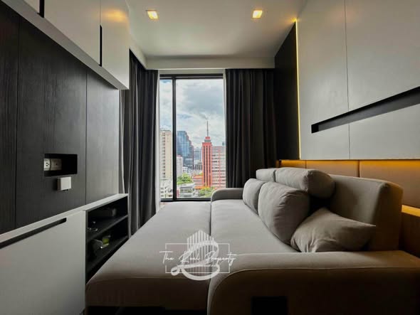 living room and bedroom of The Address Siam-Ratchathewi