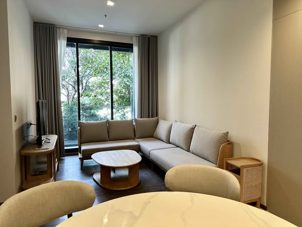living room and bedroom of The Address Siam-Ratchathewi