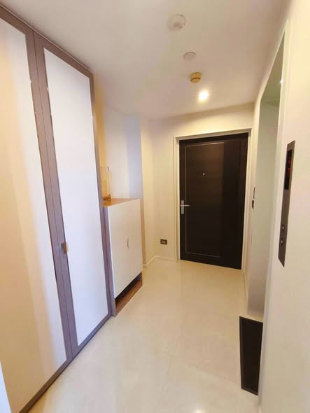 room interior of The Bangkok Sathorn