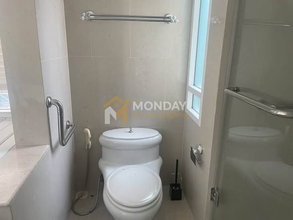 bathroom of The Bangkok Sukhumvit 43