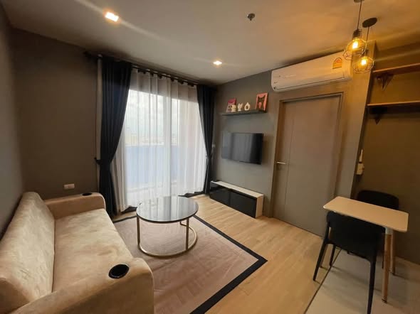 bedroom of THE BASE Garden Rama 9