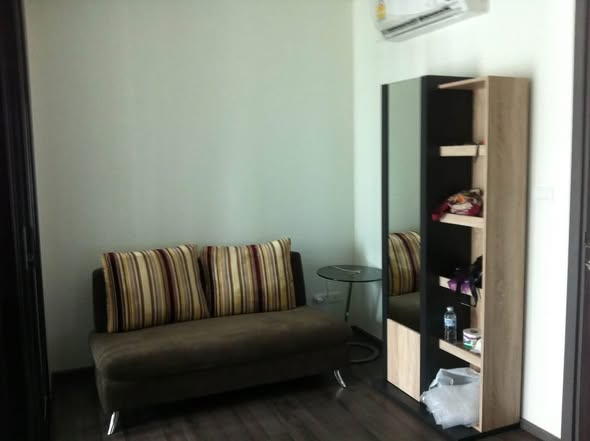 bedroom and room interior of The Base Park East