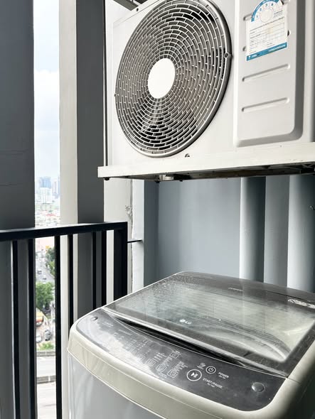 bathroom of THE BASE Park West – Sukhumvit 77