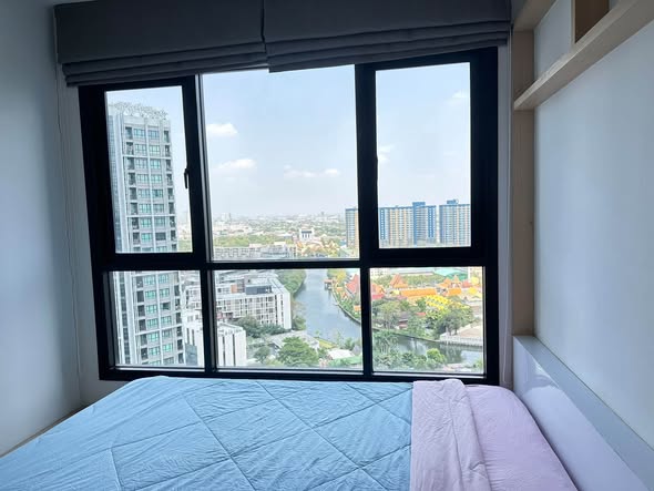bedroom of THE BASE Park West – Sukhumvit 77