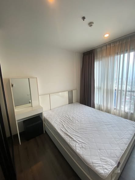 bedroom of THE BASE Park West – Sukhumvit 77