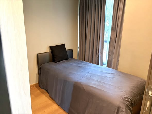 bedroom of THE BASE Park West – Sukhumvit 77