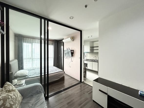bedroom and room interior of THE BASE Park West – Sukhumvit 77