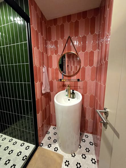 bathroom of THE BASE Phetchaburi-Thonglor เดอะ เบส เพชรบุรี – ทองหล่อ