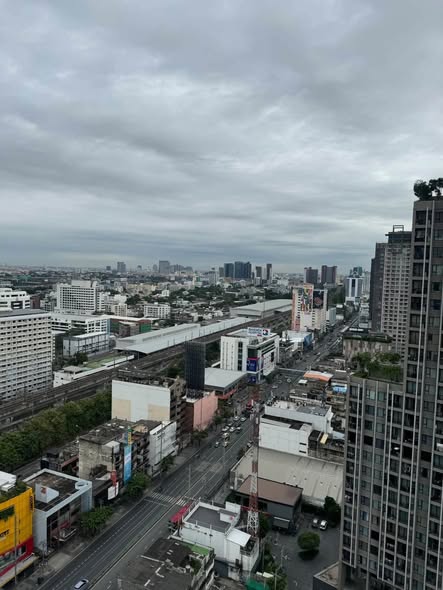 THE BASE Phetchaburi-Thonglor เดอะ เบส เพชรบุรี – ทองหล่อ