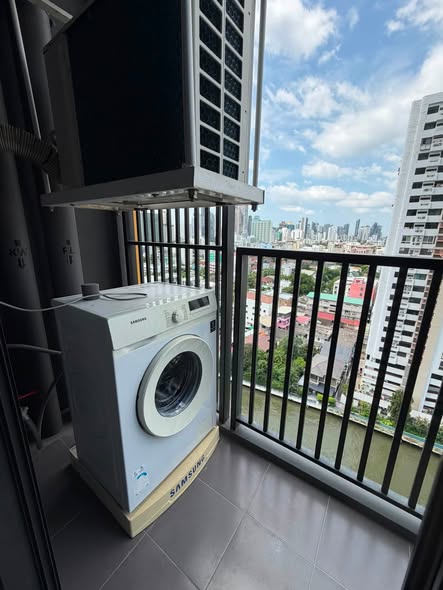 THE BASE Phetchaburi-Thonglor เดอะ เบส เพชรบุรี – ทองหล่อ
