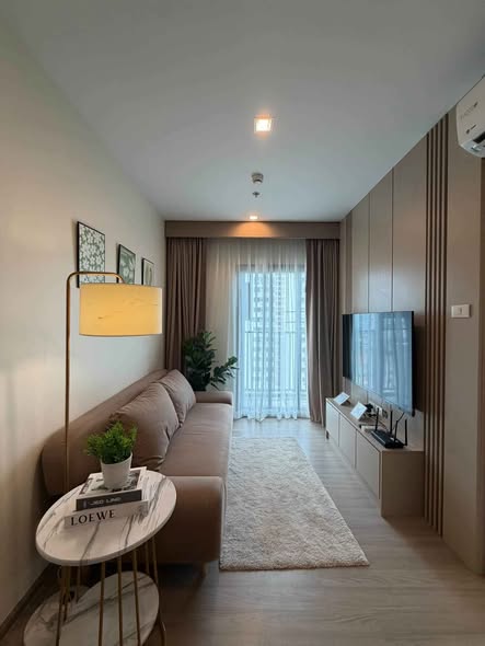 living room and bedroom of THE BASE Phetchaburi-Thonglor เดอะ เบส เพชรบุรี – ทองหล่อ