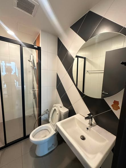 bathroom of THE BASE Saphanmai