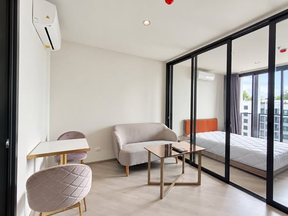 bedroom and room interior of THE BASE Saphanmai