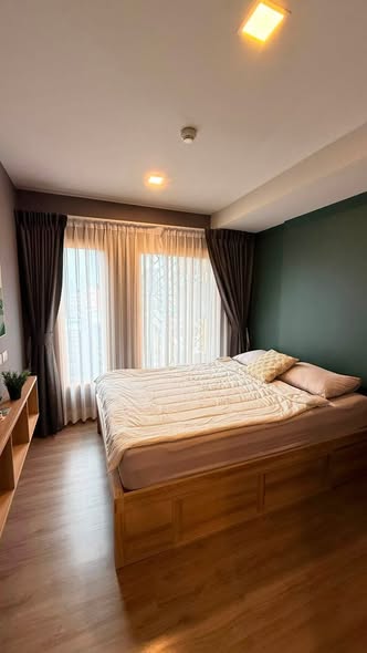 bedroom of THE BASE Sukhumvit 50