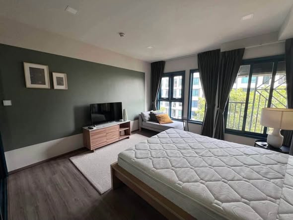 bedroom of THE BASE Sukhumvit 50