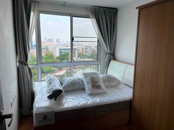 bedroom of THE BASE Sukhumvit 77