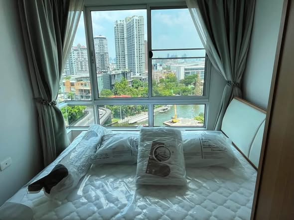 bedroom of THE BASE Sukhumvit 77