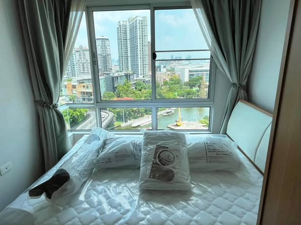 bedroom of THE BASE Sukhumvit 77