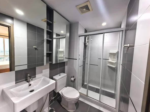 room interior and bathroom of THE BASE Sukhumvit 77