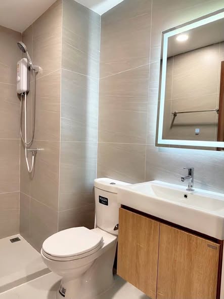 bathroom of The Belgravia @ Ratchada17 (Sale Office)