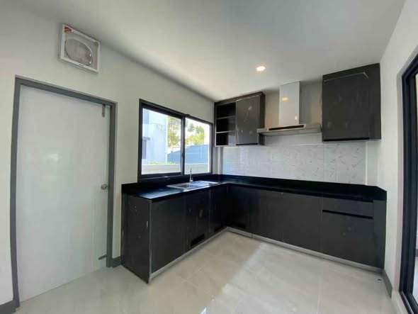 kitchen of THE CITY SUKHUMVIT – ON NUT