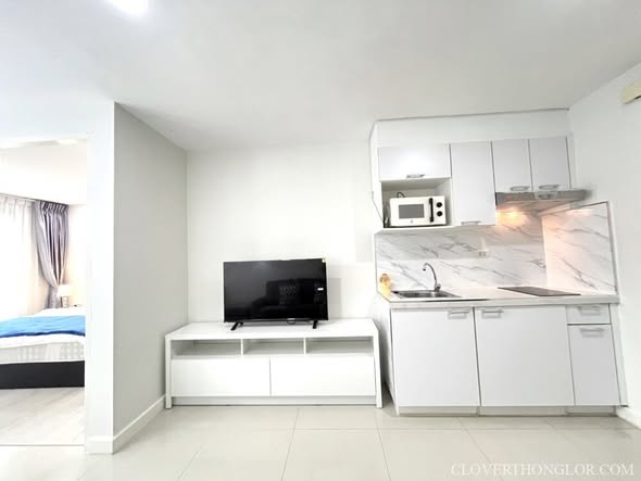 bedroom of The Clover