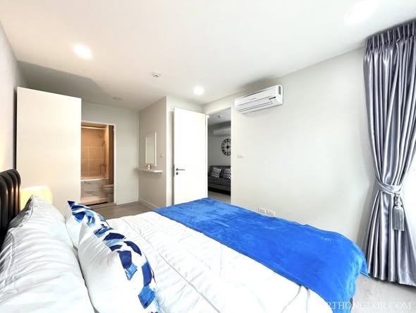 bedroom of The Clover