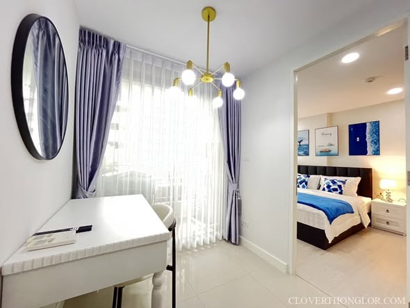 bedroom of The Clover
